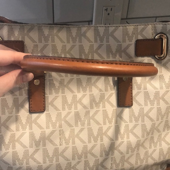 Michael Kors large purse - Picture 6 of 8